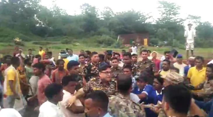 অযোধ্যা পাহাড়ে সিধো-কানহোর মূর্তি বসানো নিয়ে উত্তেজনা, হাতাহাতি, লাঠিচার্জের অভিযোগ