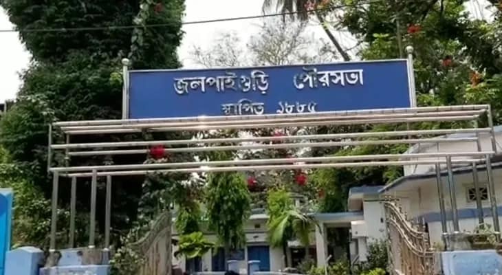 হোমওয়ার্ক ছাড়াই যানজট ও পার্কিং সমস্যা সমাধানে নামে পুরসভা, ভুল স্বীকার সৈকতের