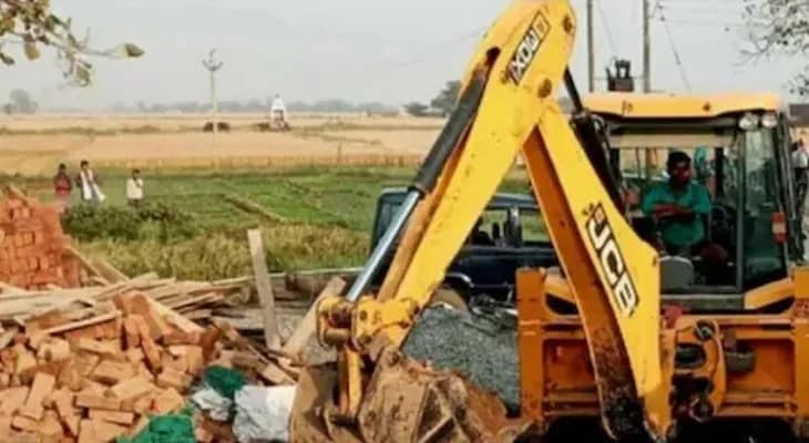 বড়ঞায় উচ্ছেদ ঘিরে উত্তেজনা, চারটি দোকান ভাঙা হল আদালতের নির্দেশে
