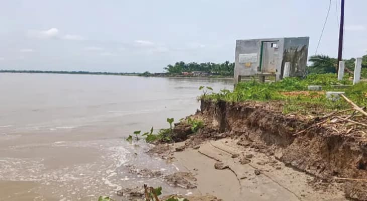সঙ্কোশ নদীতে ভয়াবহ ভাঙন, ভিটেমাটি হারানোর শঙ্কা বাসিন্দাদের