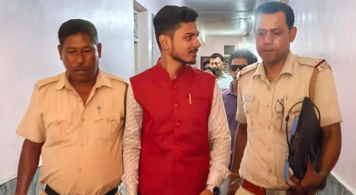 চাকরির টোপ দিয়ে প্রতারণার অভিযোগ, গ্রেপ্তার যুবক