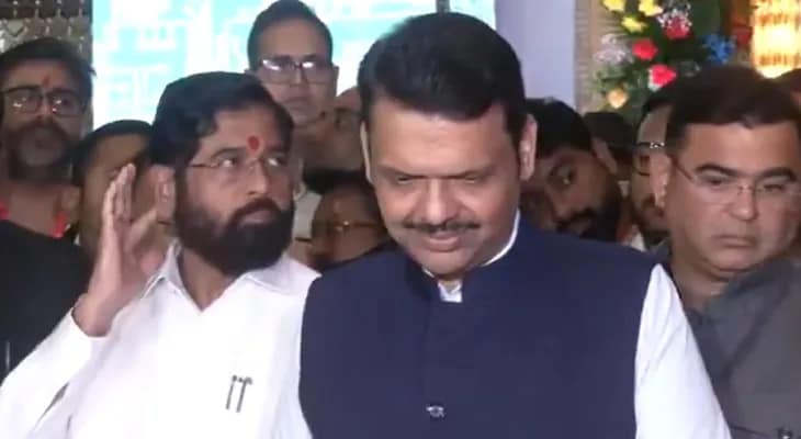 ভাধবন বন্দর তৈরি হচ্ছে, যেটি জওহরলাল নেহেরু পোর্ট অথরিটির থেকেও প্রায় ৩ গুণ বড় হবে, মুম্বইতে জানালেন মহারাষ্ট্রের মুখ্যমন্ত্রী দেবেন্দ্র ফড়নবিশ