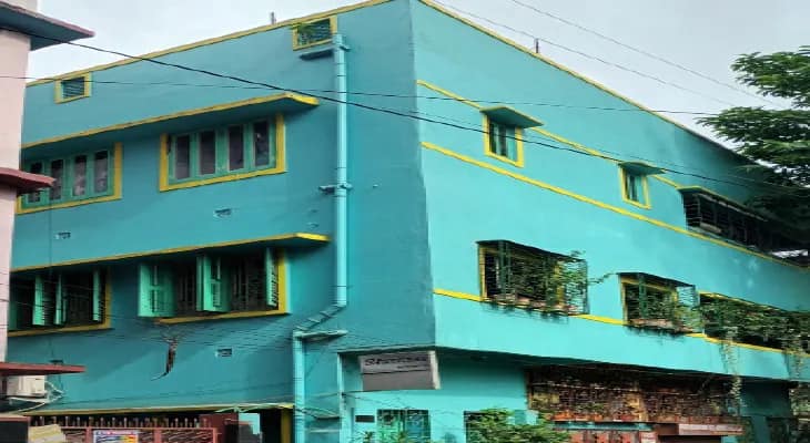 বড়দি’র সঙ্গে অশান্তি, ছাদে উঠে মরণঝাঁপ  কলেজ ছাত্রীর