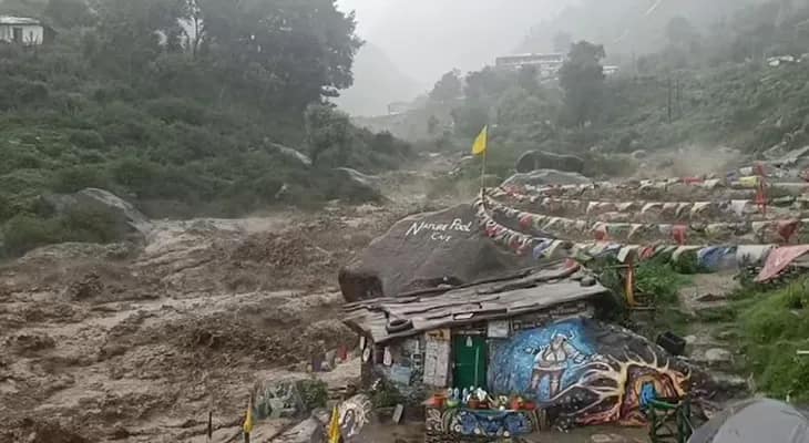 হিমাচল প্রদেশের কুলুর কাংরাতে মেঘ ভাঙা বৃষ্টির জেরে মৃত্যু হল ২ জনের, নিখোঁজ ১০