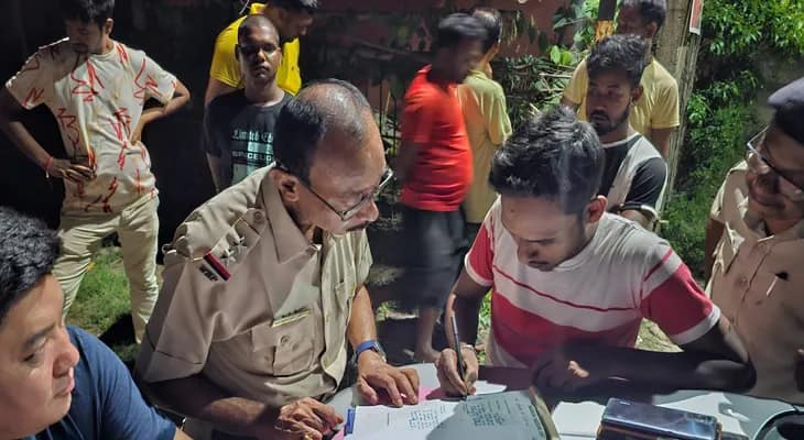 দক্ষিণ দিনাজপুরের পাতিরাম থানার হাতে ১৪ কেজি গাঁজা বাজেয়াপ্ত, গ্রেপ্তার ৩