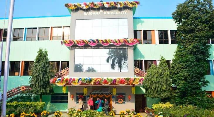 অবশেষে ঘেরাওমুক্ত রায়গঞ্জ বিশ্ববিদ্যালয়ের উপাচার্য