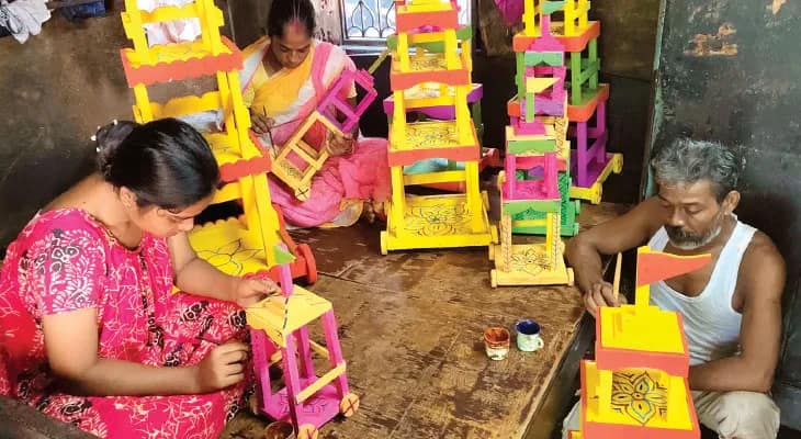 জগন্নাথদেবের বাহন তৈরি করেই সংসারের চাকা গড়ায় নবদ্বীপের প্রায় ৪০ পরিবারের
