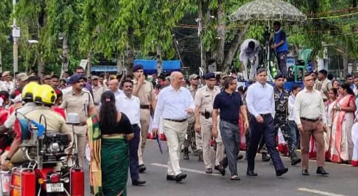 দীঘায় শেষ মুহূর্তের প্রস্তুতি খতিয়ে দেখছেন মুখ্যসচিব মনোজ পন্থ, ডিজি রাজীব কুমার, বিপর্যয় মোকাবিলা সচিব রাজেশ সিনহা, পরিবহন সচিব সৌমিত্র মোহন, জনস্বাস্থ্য কারিগরি সচিব সুরেন্দ্র গুপ্ত