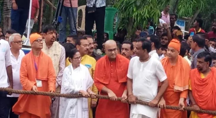 দীঘায় জগন্নাথ দেবের রথের রশিতে টান দিলেন মুখ্যমন্ত্রী মমতা বন্দ্যোপাধ্যায়