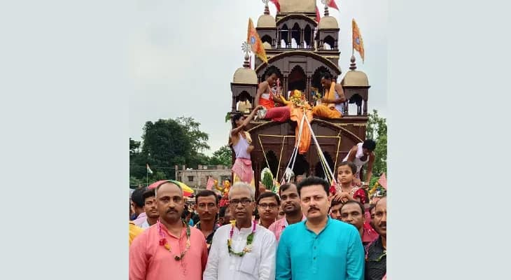 পশ্চিম মেদিনীপুরের দাঁতন থানার তুরকাতে প্রায় ২০০ বছরের প্রাচীন রথের উদ্বোধন করেন বিধায়ক বিক্রমচন্দ্র প্রধান