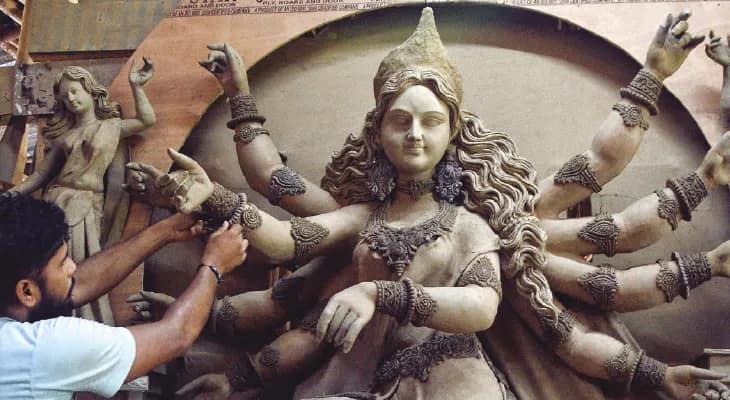 রথের দড়িতে টান পড়তেই দুর্গাপুজোর প্রস্তুতি শুরু, পালপাড়ায় ব্যস্ততা তুঙ্গে