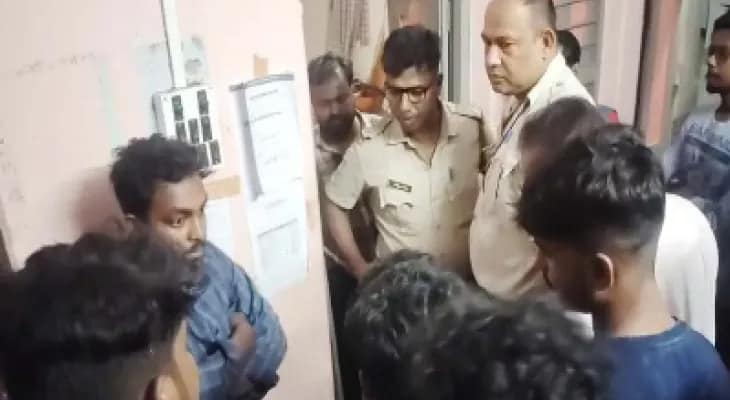 গুসকরায় ঋণদানকারী সংস্থার কর্মীর অস্বাভাবিক মৃত্যু, চাঞ্চল্য