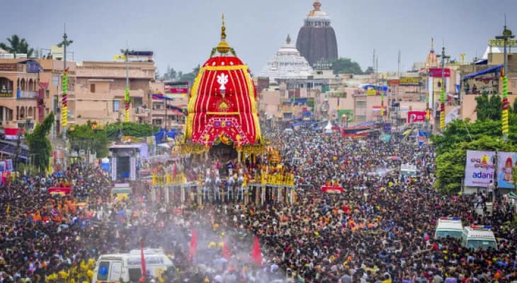 বিপত্তি কাটিয়ে অবশেষে মাসির বাড়িতে পৌঁছল জগন্নাথের রথ