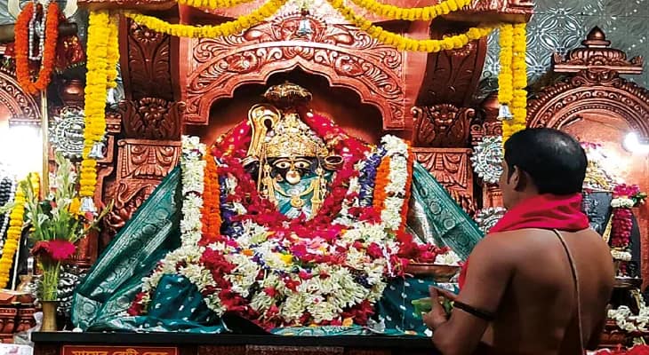 বর্গভীমা মন্দিরে ৪ মহিলার হাত সাফাই খোয়া গেল  অবসরপ্রাপ্ত শিক্ষিকার ২ লাখের হার