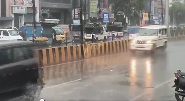 উত্তরপ্রদেশের মোরাদাবাদে ভারী বৃষ্টি