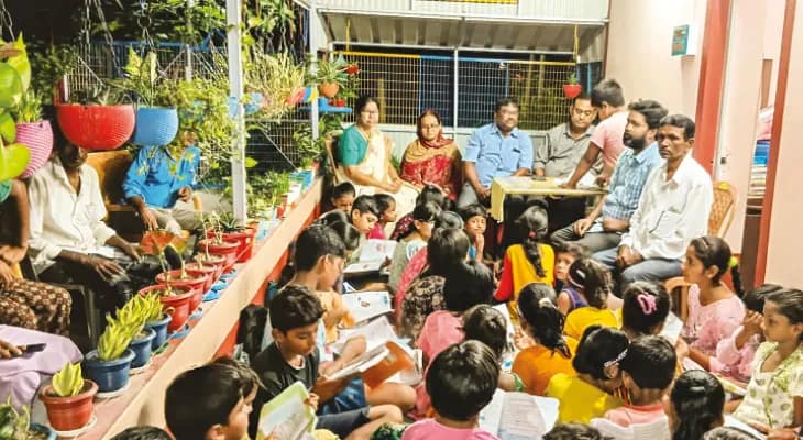 স্কুলছুটদের বিদ্যালয়ে ফেরাতে বিনামূল্যে টিউশনি, স্কুল বাঁচাতে অভিনব উদ্যোগ শিক্ষক-শিক্ষিকাদের