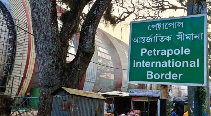 কাজ হারিয়ে সমস্যায় পেট্রাপোলের শ্রমিকরা