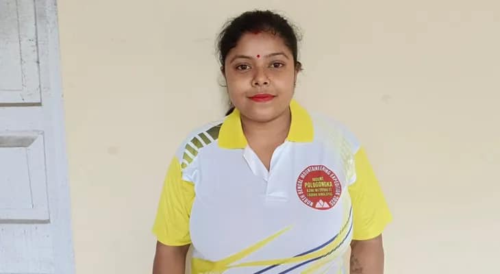 পাহাড়ে চড়াই নেশা, বিয়ের দু'মাসের মাথায় স্বামীকে নিয়ে হানিমুনে দুর্গম পোলোগঙ্কা শৃঙ্গ অভিযানে রওনা হলেন আলিপুরদুয়ারের সুস্মিতা সরকার