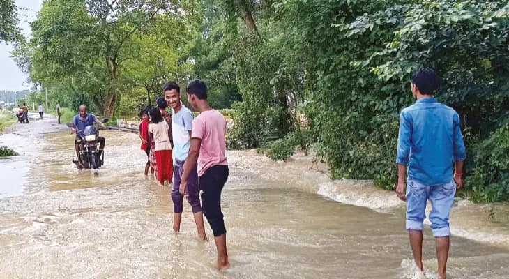 দাঁতন ও কেশিয়াড়িতে ঢুকছে সুবর্ণরেখার জল, সতর্ক প্রশাসন