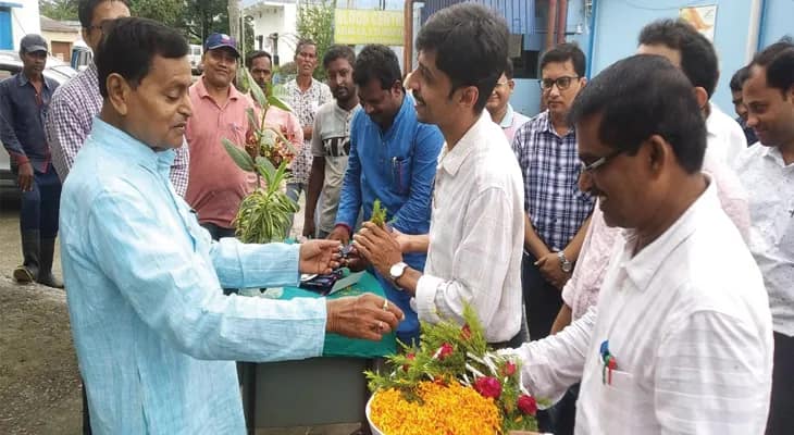 ডা: বিধান চন্দ্র রায়ের জন্ম ও প্রয়াণ দিবস: কালনা মহকুমা ও সুপার স্পেশালিটি হাসপাতালে চিকিৎসকদের শুভেচ্ছা জানালেন মন্ত্রী স্বপন দেবনাথ