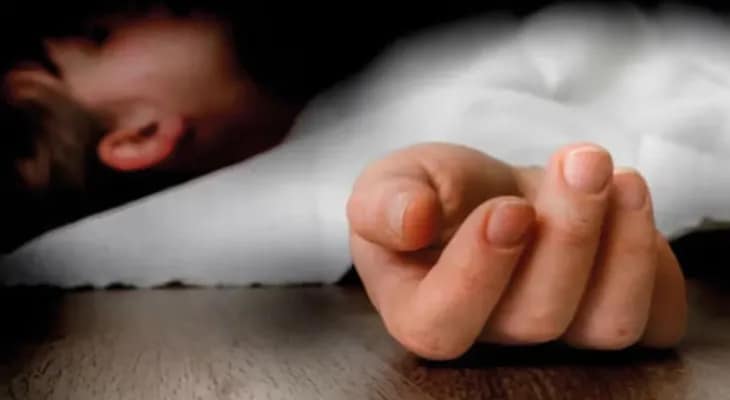 চারতলার ছাদে পড়ে জুতো, সল্টলেকে ক্লাস সেভেনের ছাত্রীর মরণঝাঁপ? রহস্য