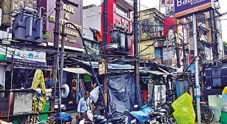 ট্রান্সফরমারের নীচেও দখল, কাঠগড়ায় পার্কিং ব্যবসায়ীরা, অগ্নিকাণ্ডেও টনক নড়েনি আসানসোল পুর প্রশাসনের