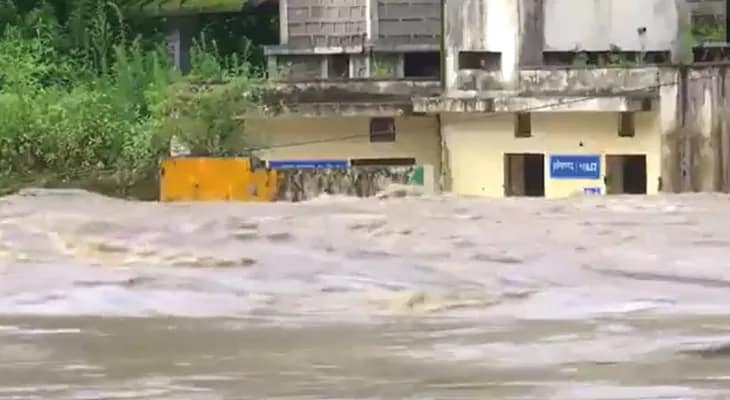 ভারী বৃষ্টির জেরে উত্তরাখণ্ডের অলকানন্দা নদীর জলস্তর বাড়ল