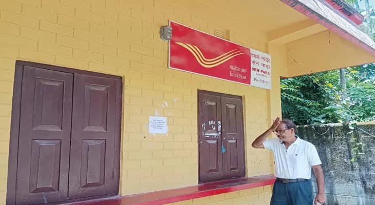 জলপাইগুড়ির সেনপাড়ায় একমাস ধরে বন্ধ পোস্ট অফিস