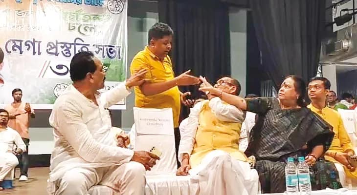 মালদহে তৃণমূলের সভায় সমর-আশিসের বাগযুদ্ধ