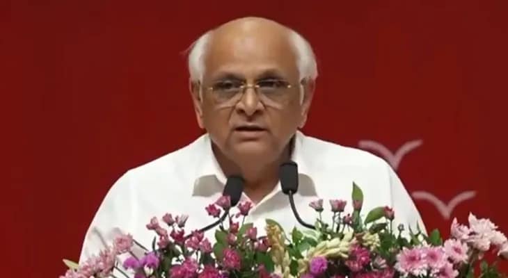 গান্ধীনগরের সভায় বক্তব্য রাখছেন গুজরাতের মুখ্যমন্ত্রী ভূপেন্দ্র প্যাটেল