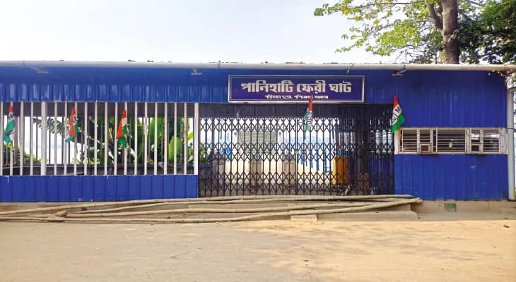 উদ্বোধনের পর দীর্ঘদিন বন্ধ আধুনিক ফেরিঘাট