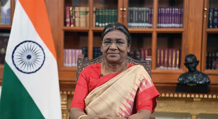 ডুরান্ড কাপের ট্রফি উন্মোচন করলেন রাষ্ট্রপতি