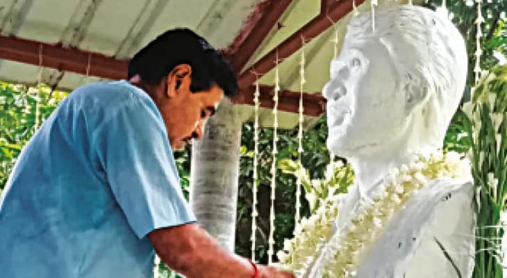 সুঁটিয়ায় শ্রদ্ধার সঙ্গে পালিত বরুণ বিশ্বাসের মৃত্যুদিবস