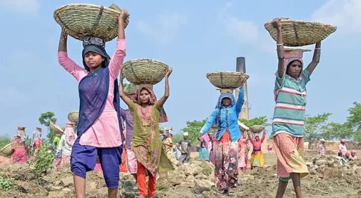 ১০০ দিনের কাজ: নজরে দিল্লির পর্যালোচনা বৈঠক
