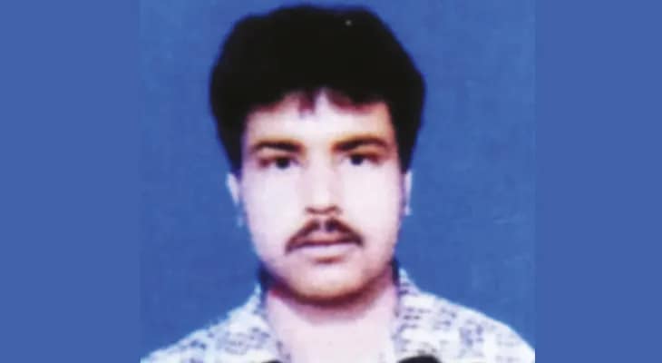 গোঘাটে পুকুরপাড়ে ঝোপ থেকে পচাগলা দেহ উদ্ধার, নিখোঁজ যুবককে খুনের দাবি পরিবারের