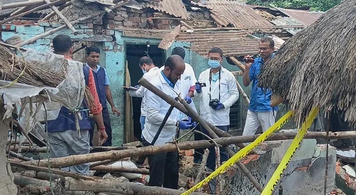 কাটোয়ার রাজুয়া গ্রামে বোমা বিস্ফোরণ কাণ্ডের তদন্তে ৪ সদস্যের ফরেন্সিক টিম