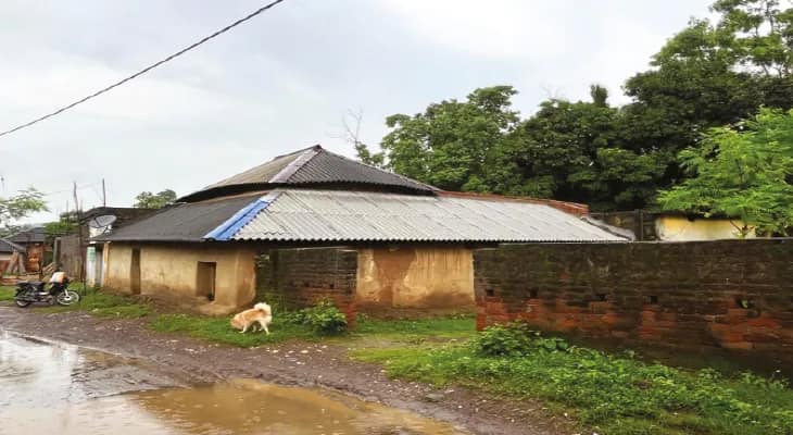 মাওবাদীদের হত্যালীলা অতীত, পরিত্যক্ত রবি করের বাড়ি, মমতার শাসনে স্বস্তির শ্বাস বান্দোয়ানের ভোমরাগোড়ায়, নিশ্চিন্তে বাম কর্মীরাও