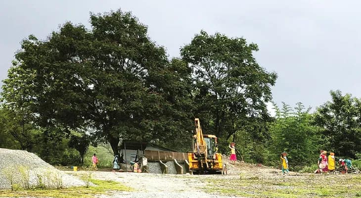অবৈধ খাদান কারবার, রিপোর্ট তলব এসডিওর, ‘বর্তমান’ খবরের জেরে তোলপাড় বলরামপুর