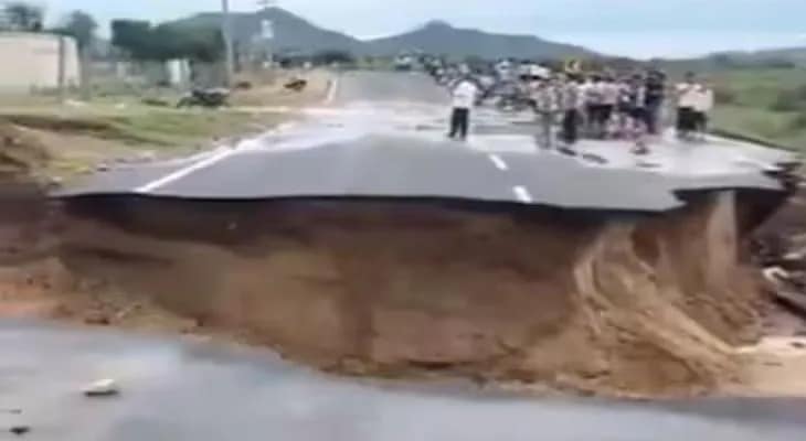 রাজস্থানে ভেসে গেল হাইওয়ের একাংশ