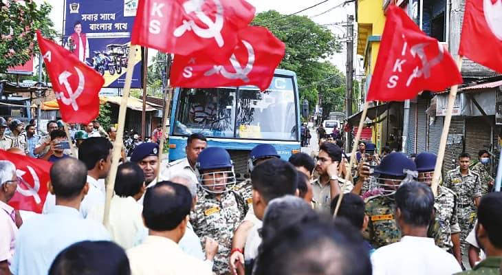 সরকারি দপ্তরে প্রায় ১০০ শতাংশ হাজিরা, তিন জেলায় গ্রেপ্তার ৪১