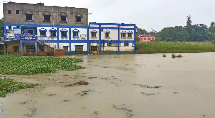 পাঁশকুড়ায় বন্যার ভ্রুকুটি, ক্যাম্প করে চূড়ান্ত প্রস্তুতি সেচদপ্তরের