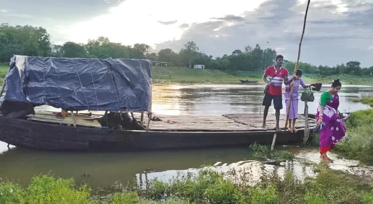 নিম্নচাপের টানা বৃষ্টিতে ফের ফুঁসছে নদ-নদী, আরামবাগে বৈঠক