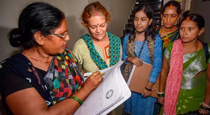 বঙ্গের ভোট নিয়ে ভয়! সেন্সাসের প্রথম ধাপে এনপিআর নিয়ে গড়িমসি কেন্দ্রের