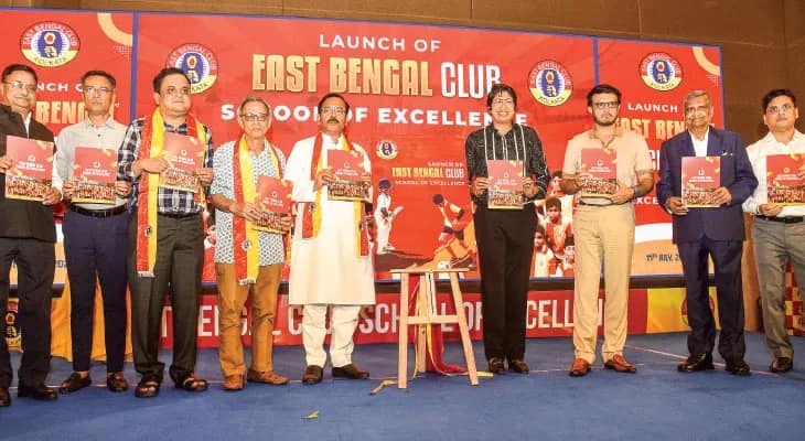 নতুন পথ চলা শুরু ইস্ট বেঙ্গল স্কুল অব এক্সেলেন্সের, লিগের ম্যাচ ময়দানেই চান ক্রীড়ামন্ত্রী
