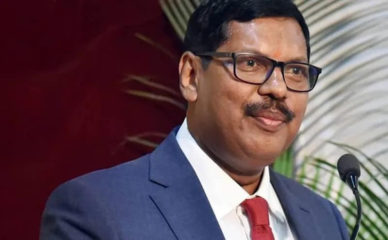 বিচার প্রক্রিয়ায় বিলম্ব নিয়ে অসন্তোষ প্রকাশ করলেন দেশের প্রধান বিচারপতি বিআর গাভাই