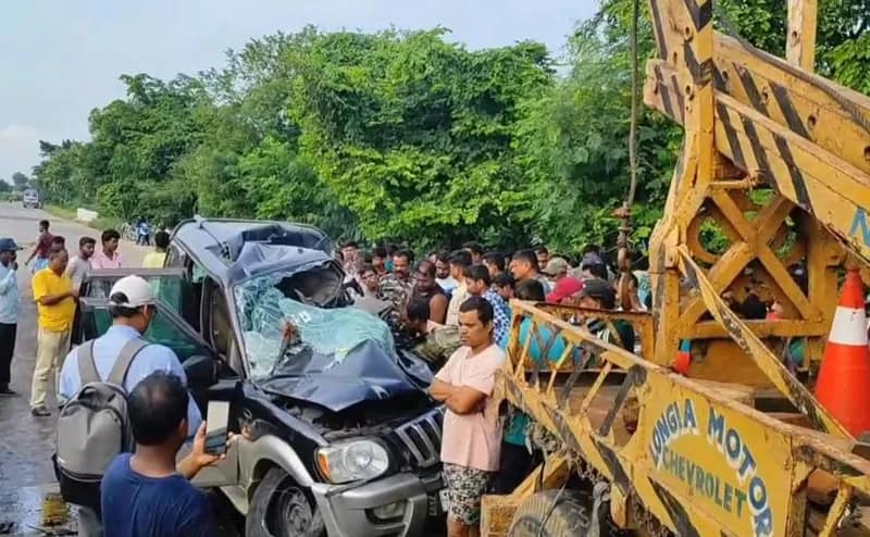 বেলদায় জাতীয় সড়কে গাড়ি-লরির মুখোমুখি সংঘর্ষ, মৃত ৪