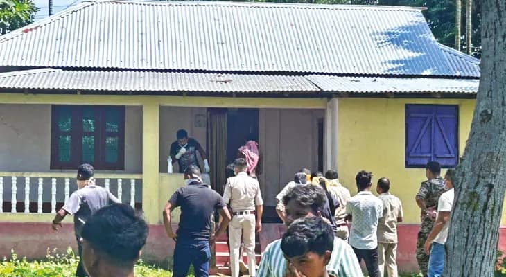 খড়িবাড়ির তেলিভিটায় পরিত্যক্ত বাড়ি থেকে পচাগলা মৃতদেহ উদ্ধার, চাঞ্চল্য