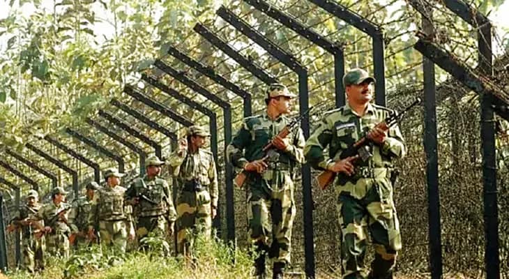 মুরুটিয়ায় ভারত-বাংলাদেশ সীমান্তে কাঁটাতারের বেড়ার মাঝে গেটের দাবি
