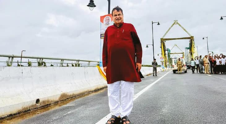 সরকারকে প্রশ্ন করতে পারেন, সমাজে এমন লোক দরকার: গাদকারি