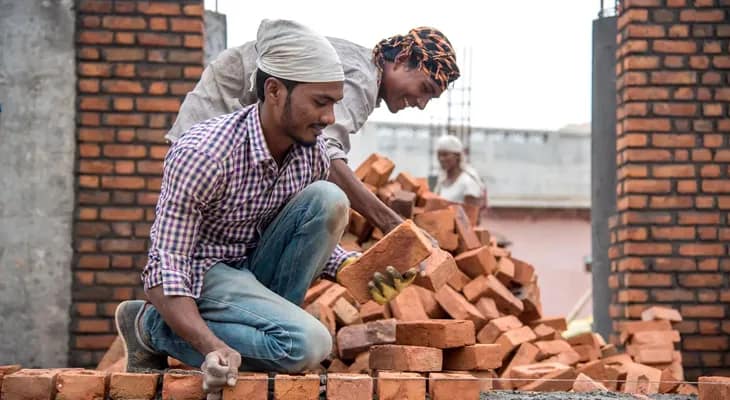 রাজ্যে নির্মাণ শ্রমিকদের  মজুরি বৃদ্ধির বিজ্ঞপ্তি জারি